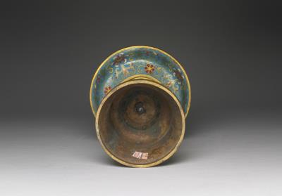 图片[3]-Copper candle stand in cloisonne enamels from a five-piece altar set, Qing dynasty (1644-1911)-China Archive